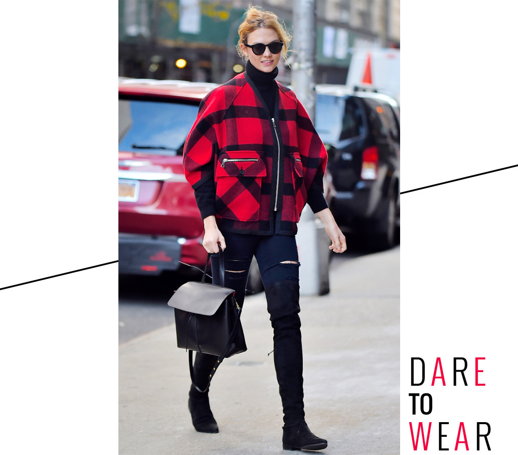 Karlie Kloss Plaid Jacket Is Extra Festive E News Canada